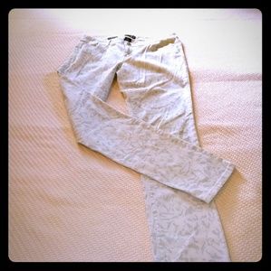 a.n.a. (A New Approach) Skinny Jeans